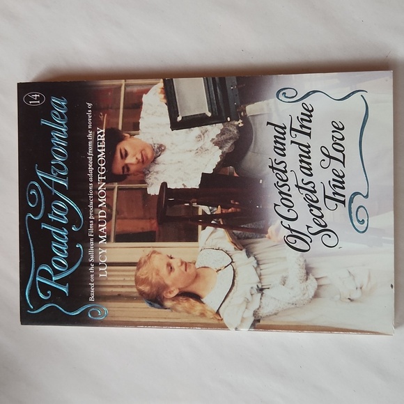 Vintage Road to Avonlea Books - Picture 5 of 10